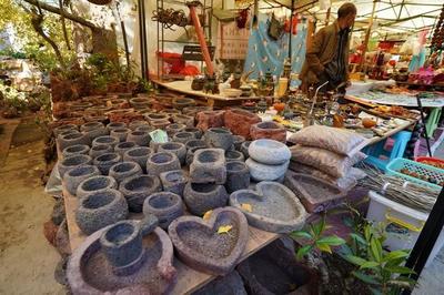 银杏村旺季不宰客，与雪乡的天壤之别——旅游纪念品背后的民风本色